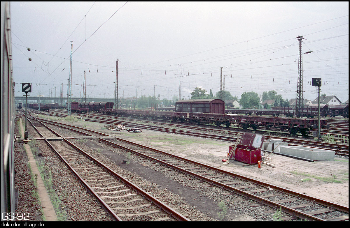 Strecken und Bahnhöfe
